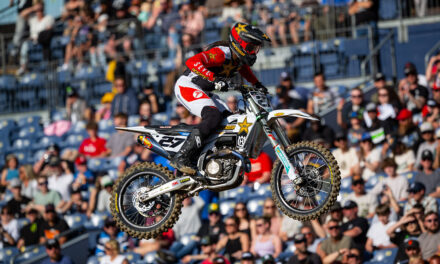 Rockstar Energy Husqvarnas Malcolm Stewart stormer til 4. plass i Denver Supercross