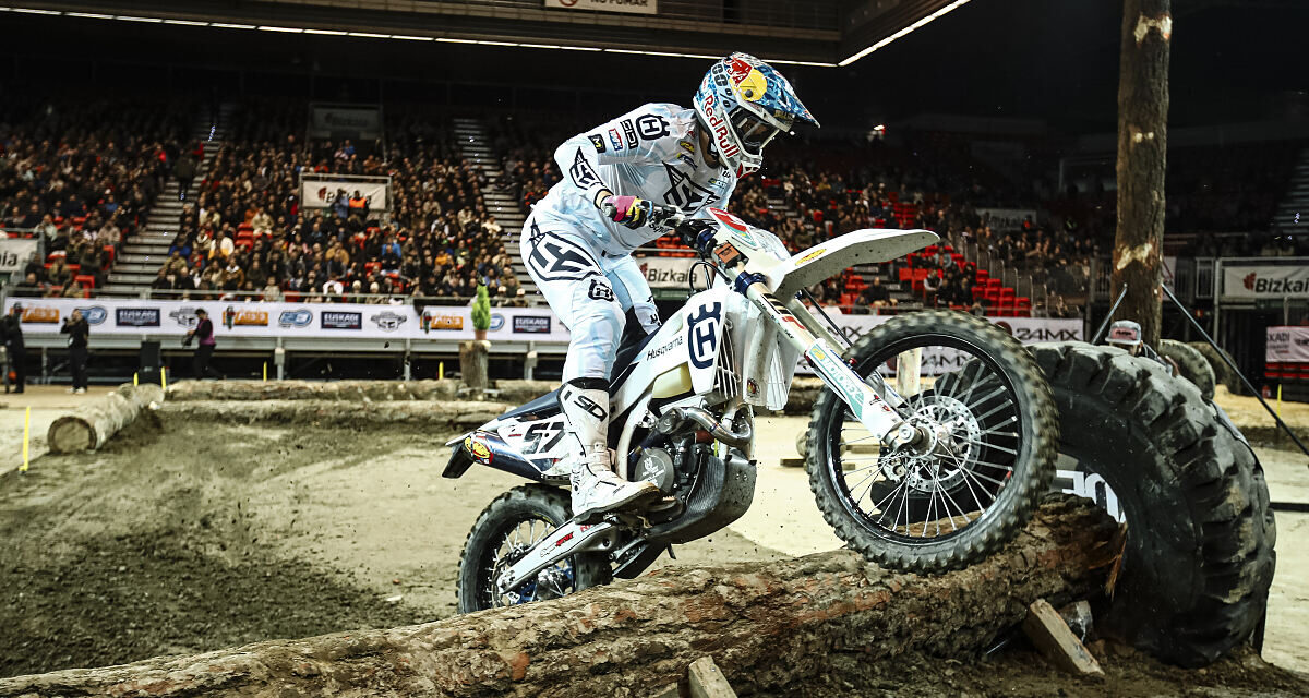 Bolt fortsetter den ubeseirede rekken med SuperEnduro-seier i Bilbao